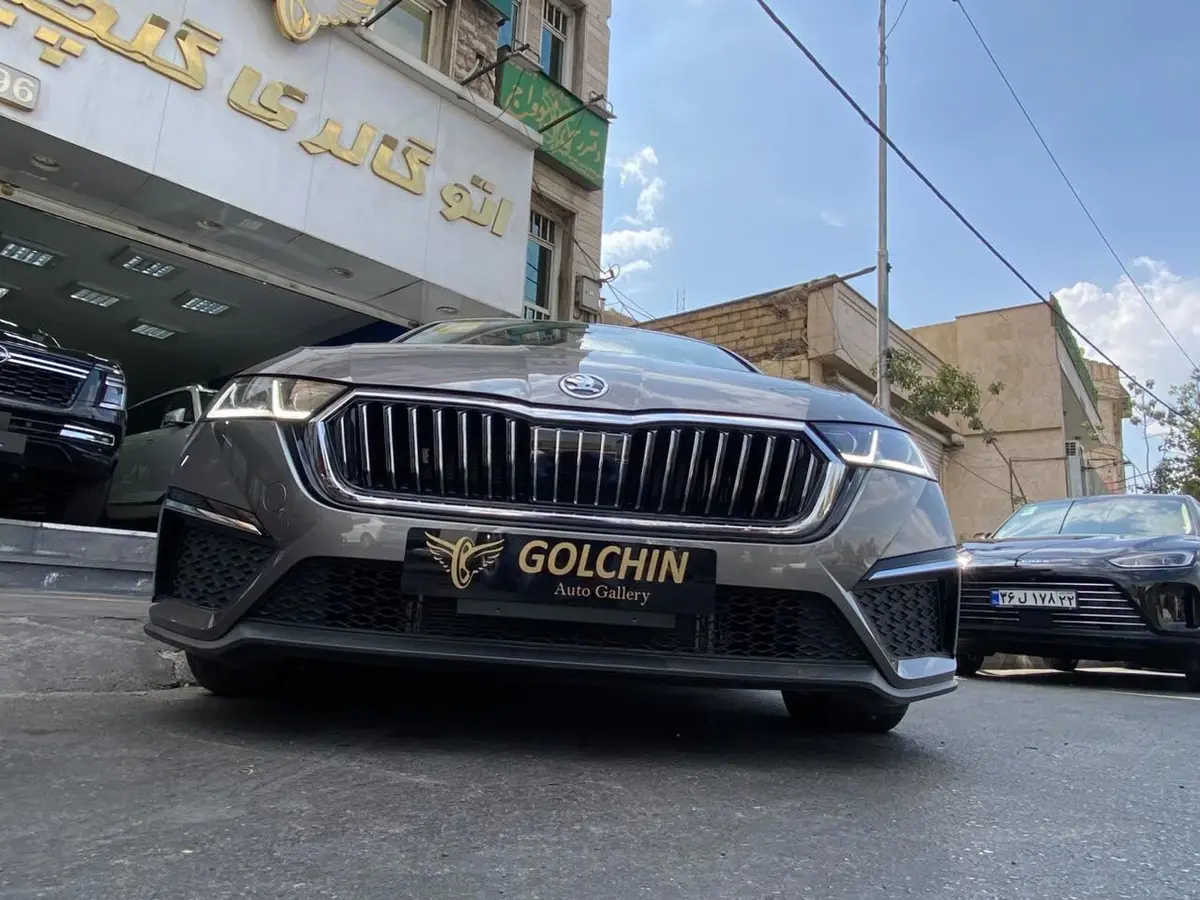 اشکودا،  اوکتاویا پرو