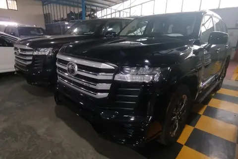 تویوتا، لندکروز چهار در