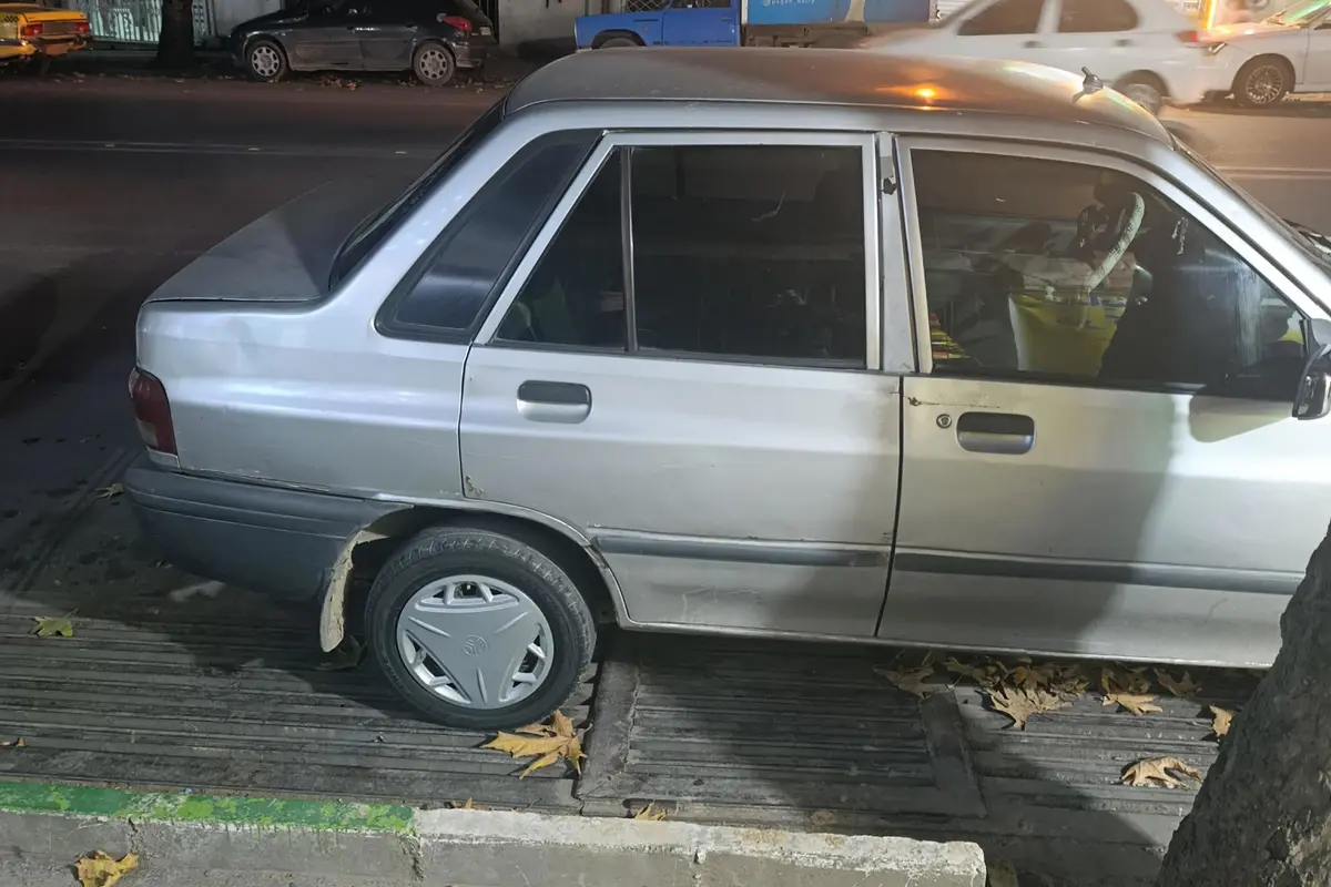 پراید،  صندوق دار