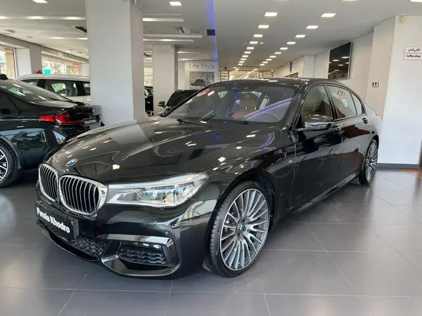 ب ام و، سری 7