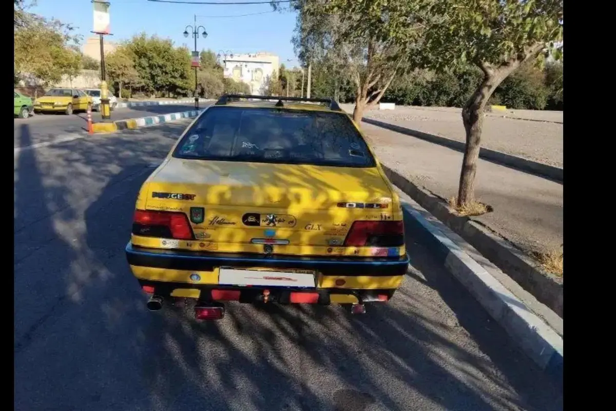پژو،  405
