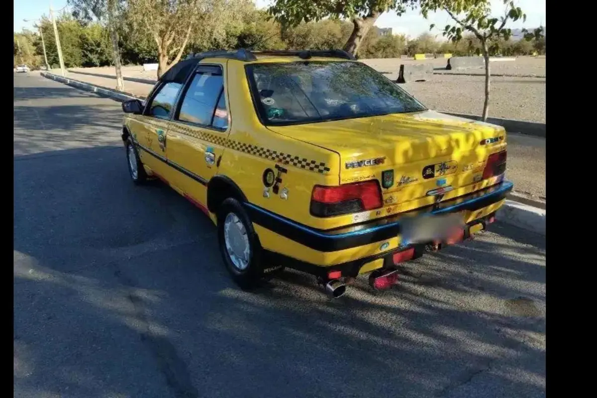 پژو،  405