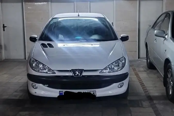 پژو،  206