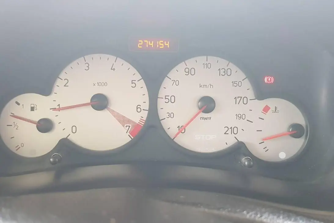 پژو،  206