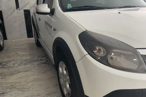 رنو، ساندرو استپ وی