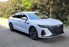 فونیکس، آریزو 8 (Z8)