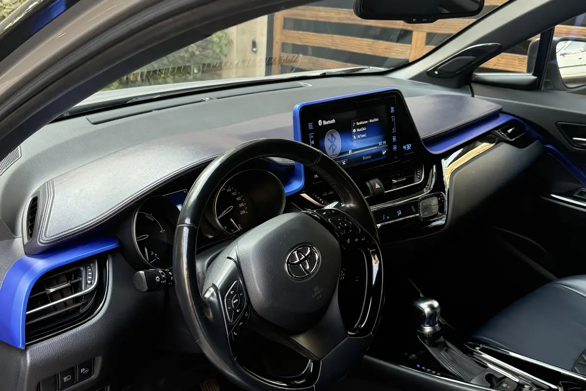 تویوتا،  C-HR هیبرید