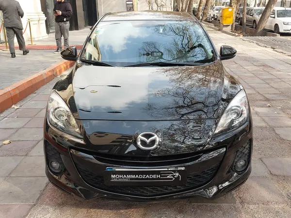 مزدا، 3 نیو صندوق دار