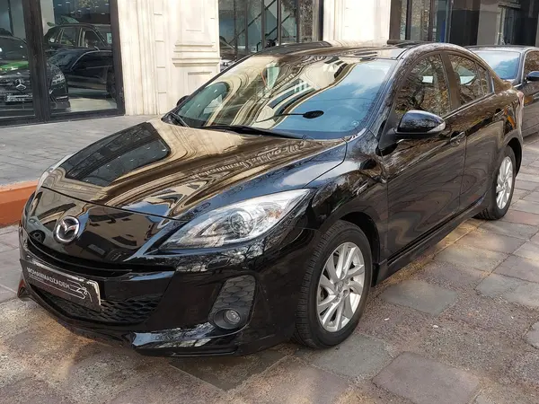 مزدا، 3 نیو صندوق دار