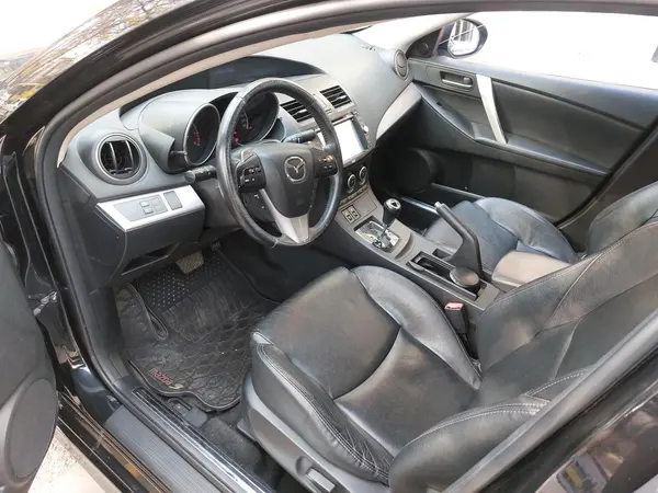 مزدا، 3 نیو صندوق دار