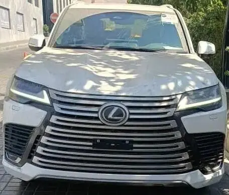 لکسوس،  LX