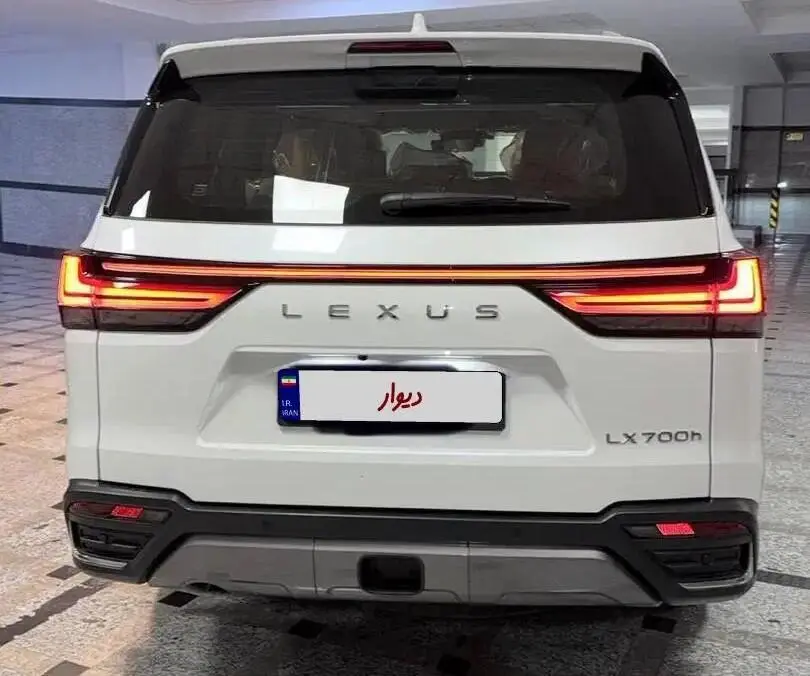 لکسوس،  LX