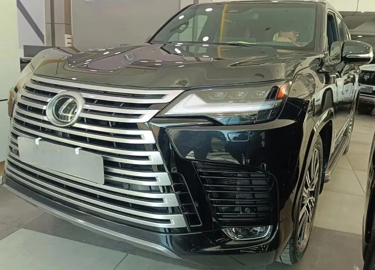 لکسوس،  LX