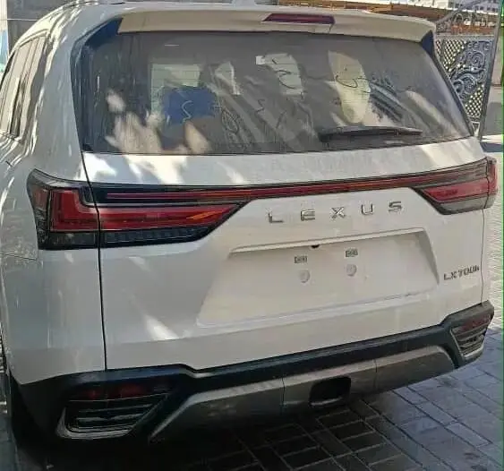 لکسوس،  LX