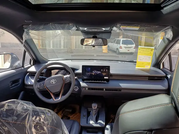 تویوتا، کرولا کراس هیبرید