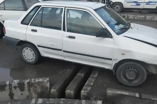 پراید، صندوق دار