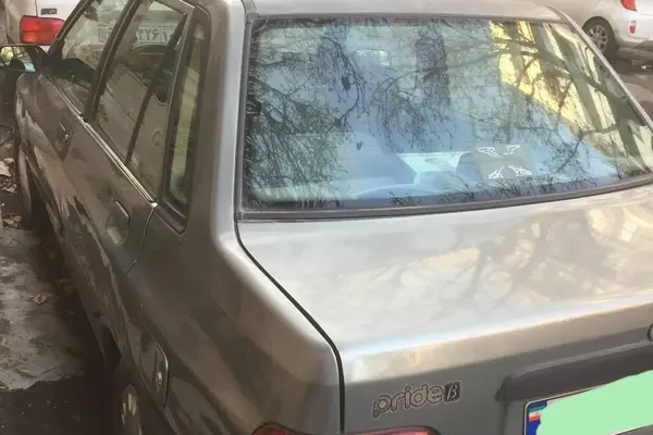 پراید، صندوق دار