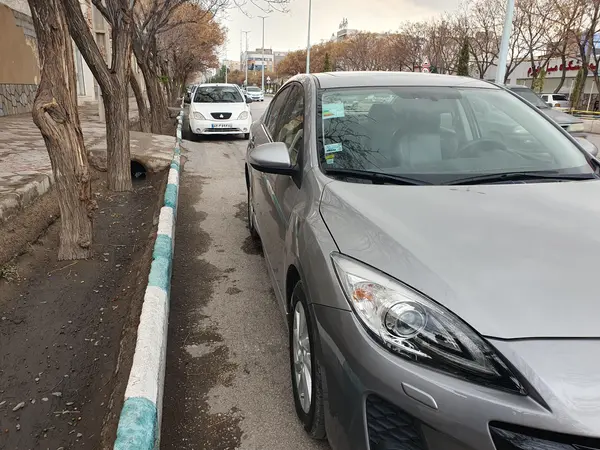 مزدا، 3 نیو صندوق دار