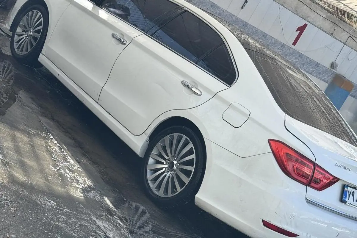 لیفان،  820