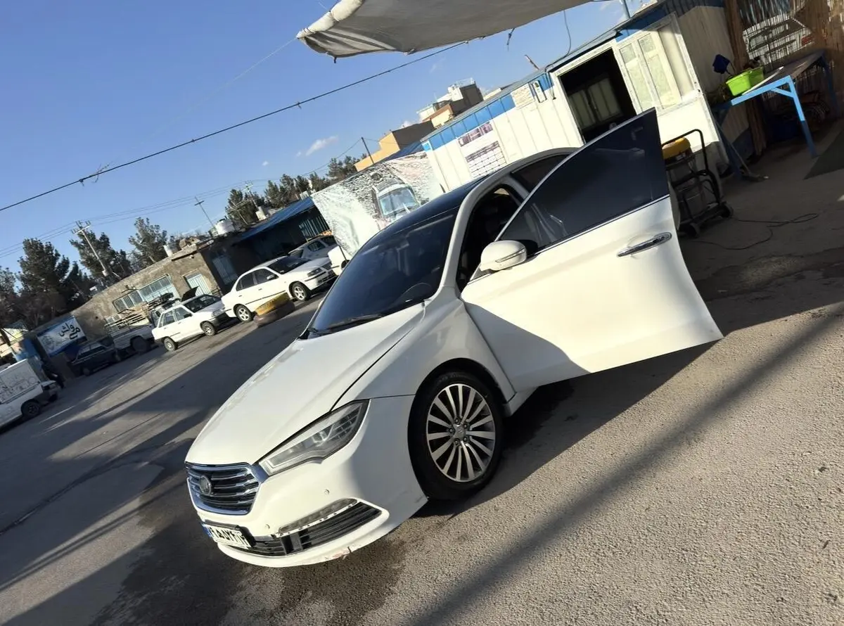 لیفان،  820