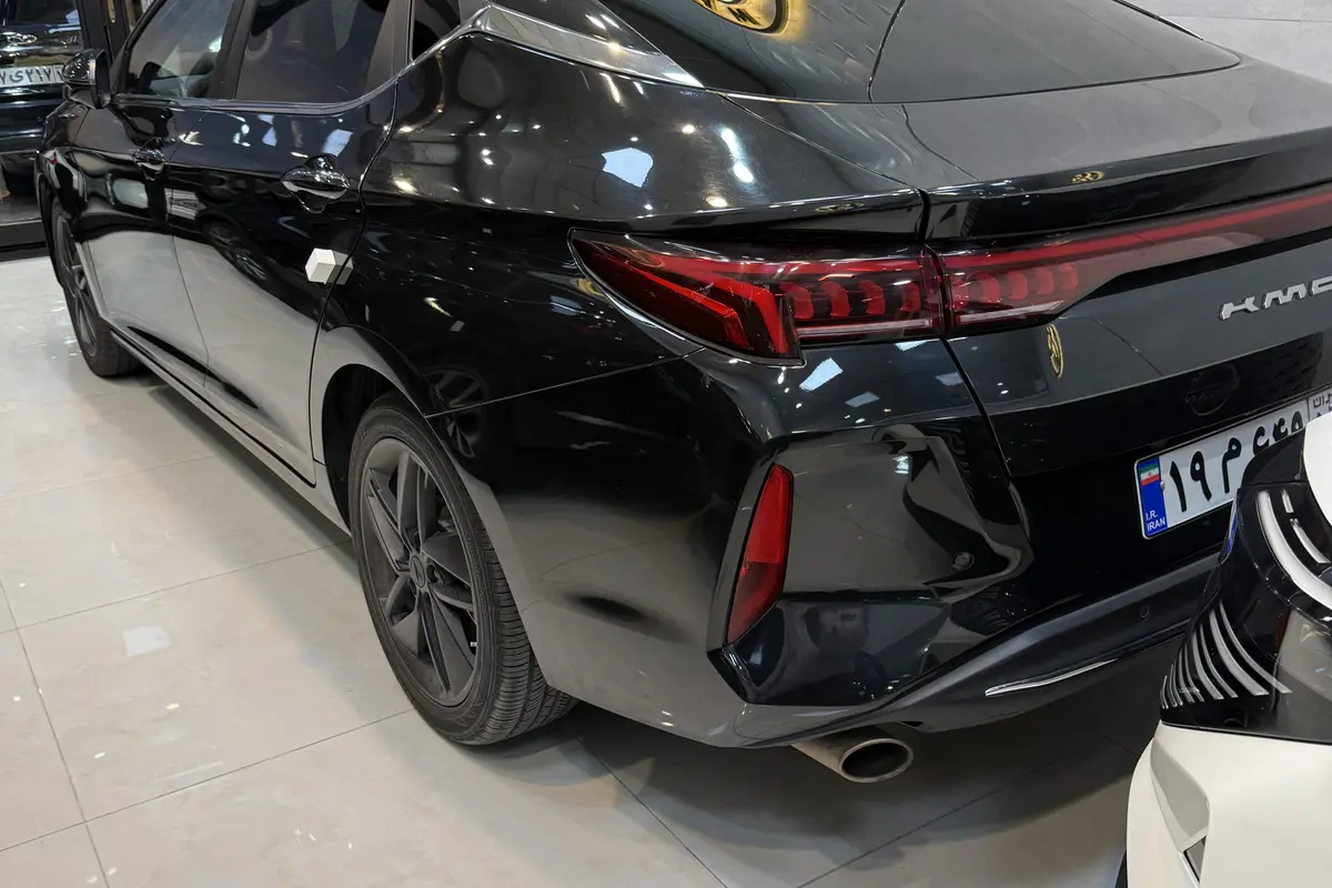 کی ام سی  J7