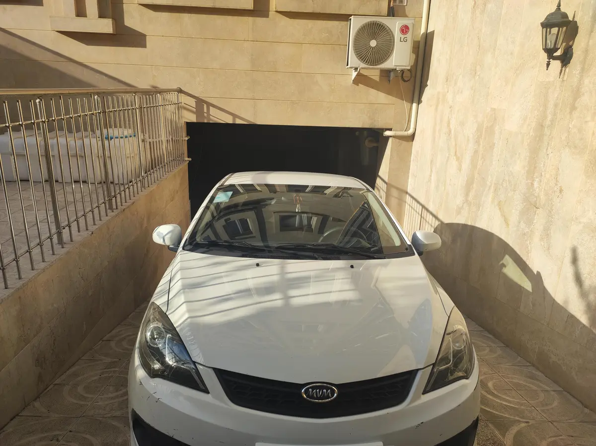ام وی ام،  315هاچ بک