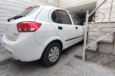 تیبا، هاچ بک
