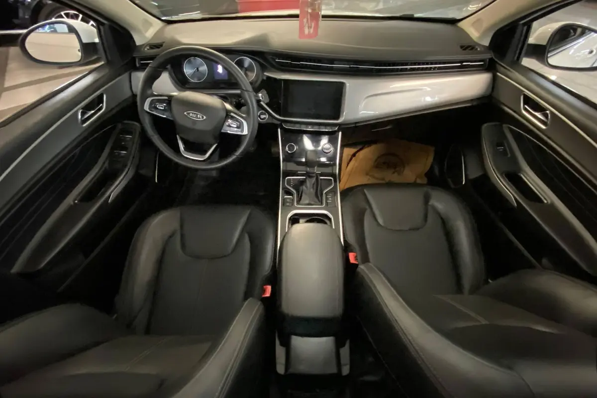 چری،  آریزو 5T