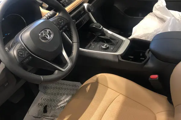 تویوتا، راوفور هیبرید