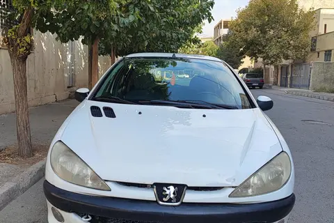 پژو، 206
