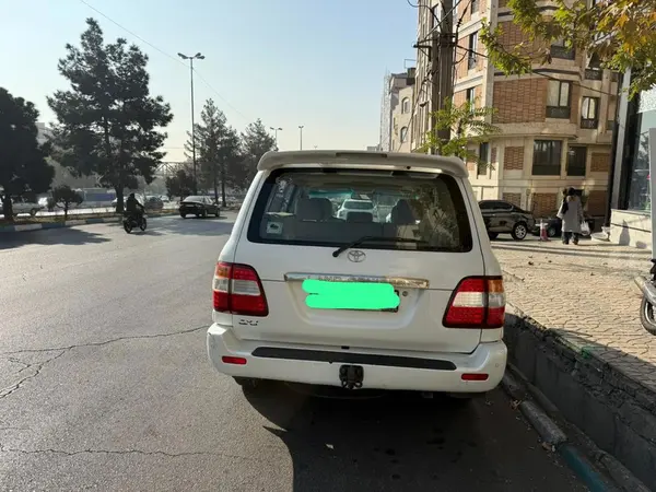 تویوتا، لندکروز چهار در