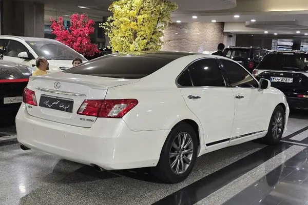 لکسوس  ES