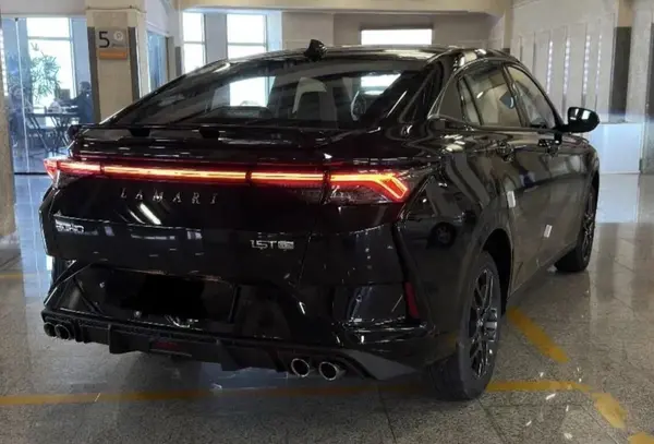 لاماری، اکو