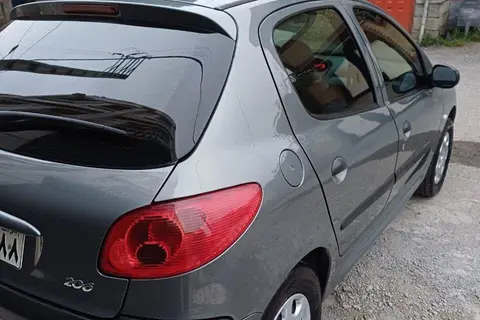 پژو، 206
