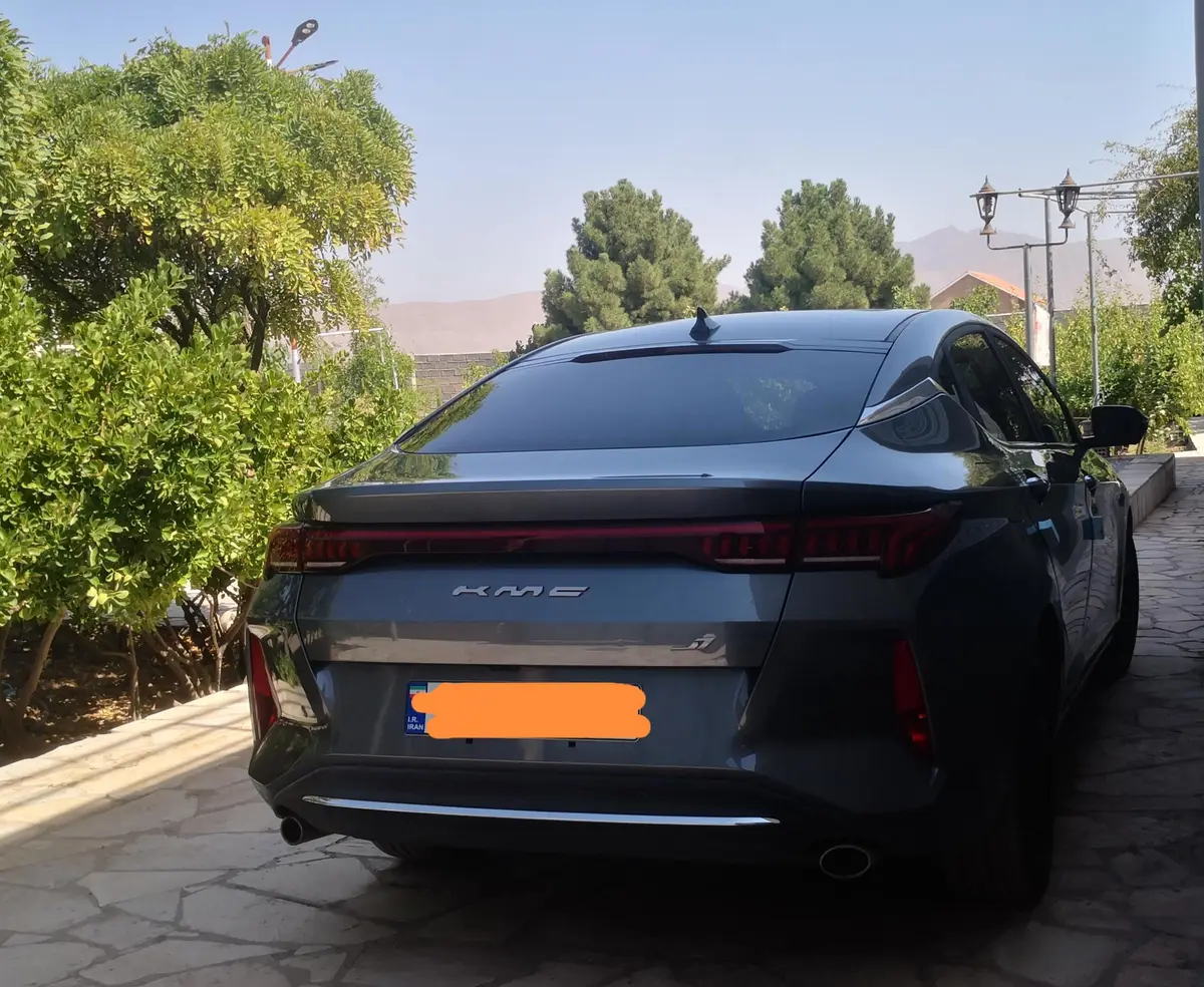 کی ام سی،  J7