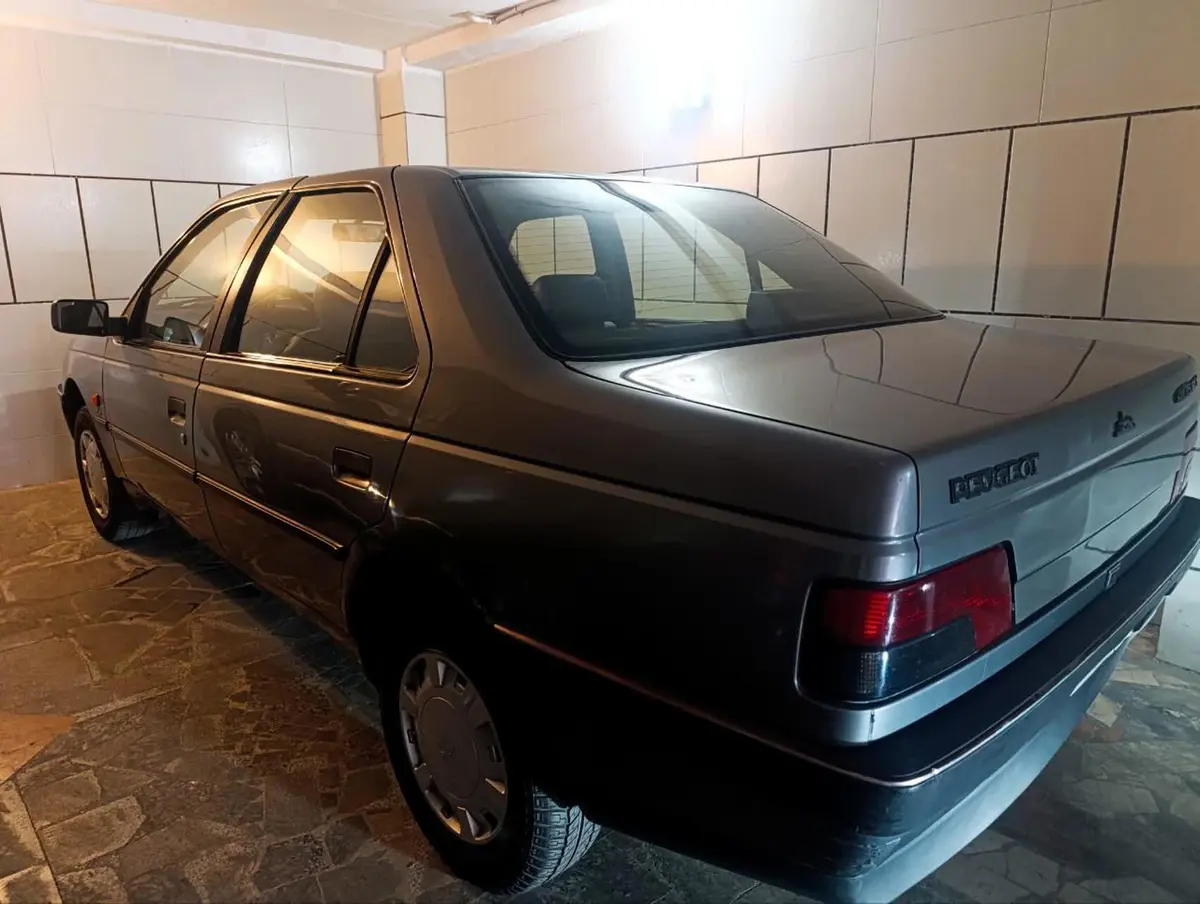 پژو،  405