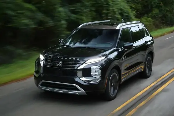 پیش فروش میتسوبیشی، اوتلندر