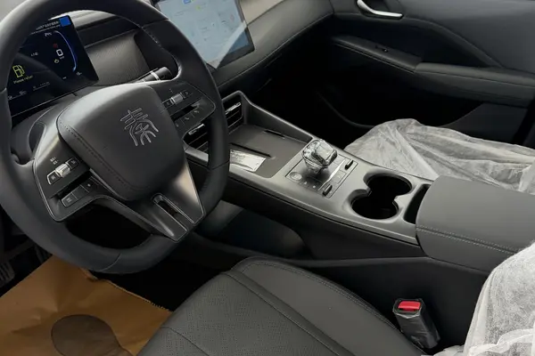 بی وای دی، چین ال DMi