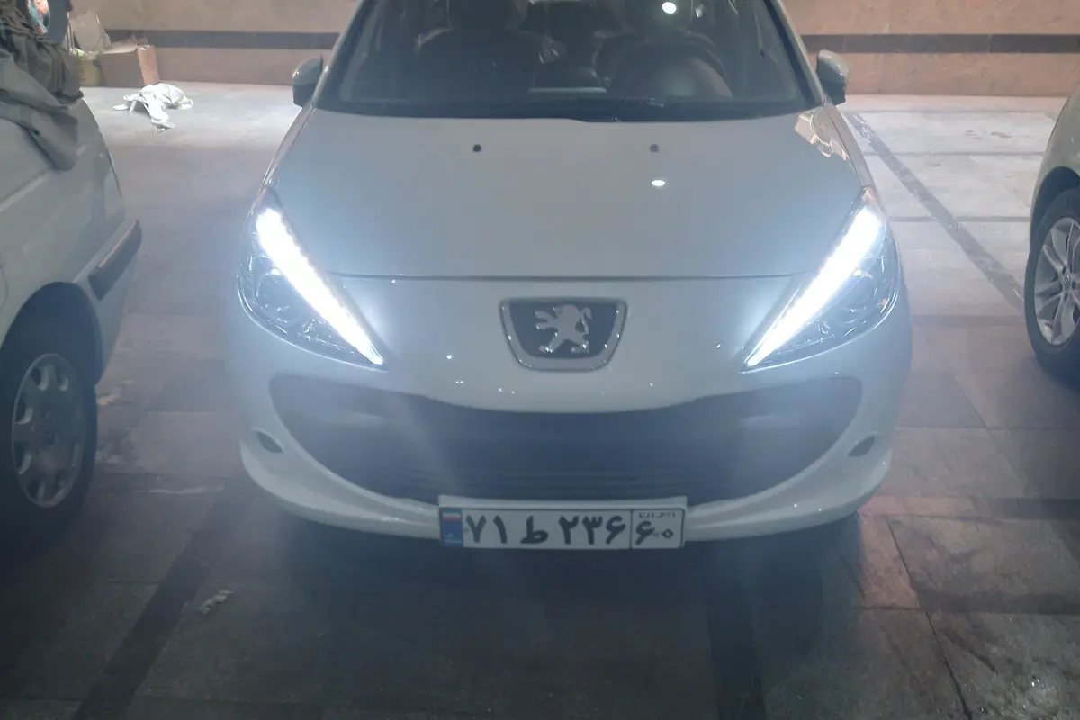 پژو،  207