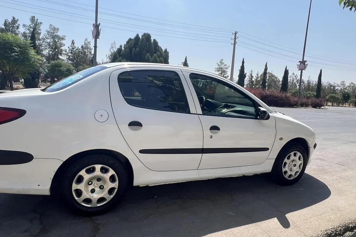 پژو،  206