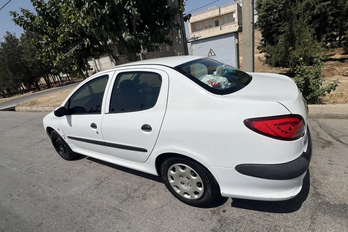 پژو،  206