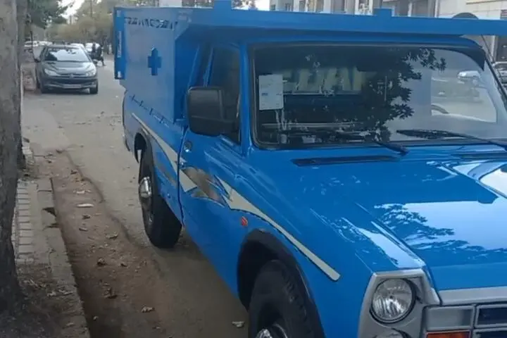زامیاد،  وانت نیسان