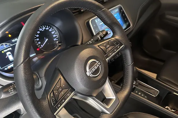 نیسان، کیکس