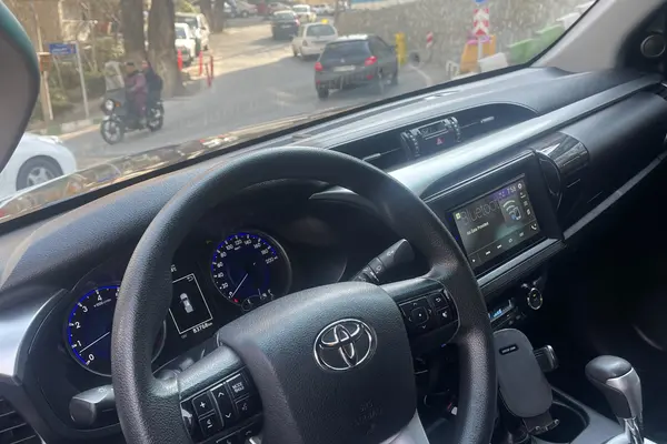 تویوتا، هایلوکس دو کابین