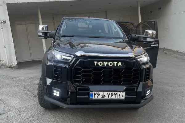 تویوتا، هایلوکس دو کابین