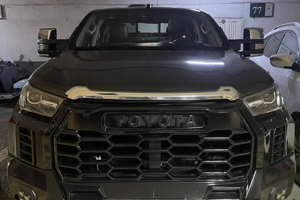 تویوتا، هایلوکس دو کابین