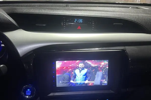 تویوتا، هایلوکس دو کابین