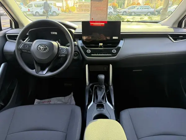 تویوتا، کرولا کراس هیبرید