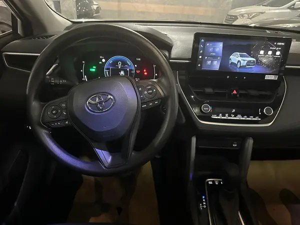 تویوتا، کرولا کراس هیبرید