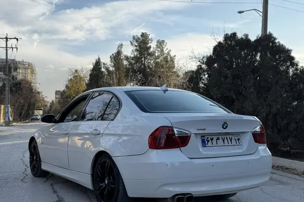 ب ام و، سری 3 سدان